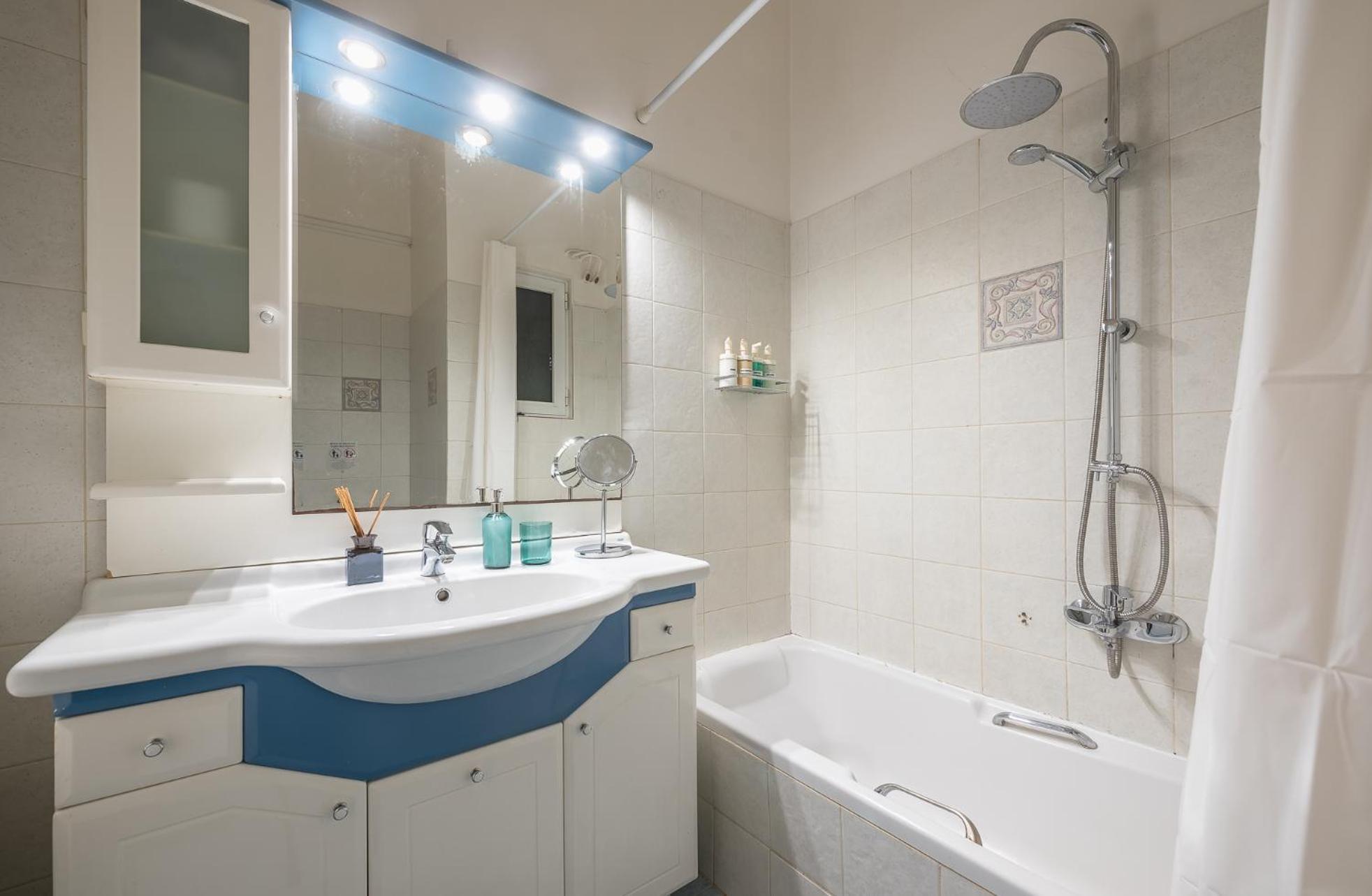 Spacious 2Bds Apt With Acropolis View In Center Athen Exterior foto